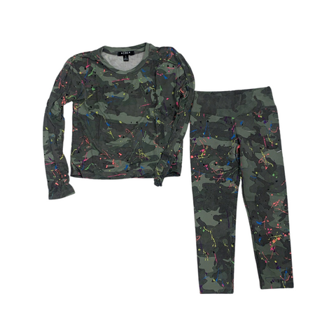 Camo set long sleeve shirt/ leggings